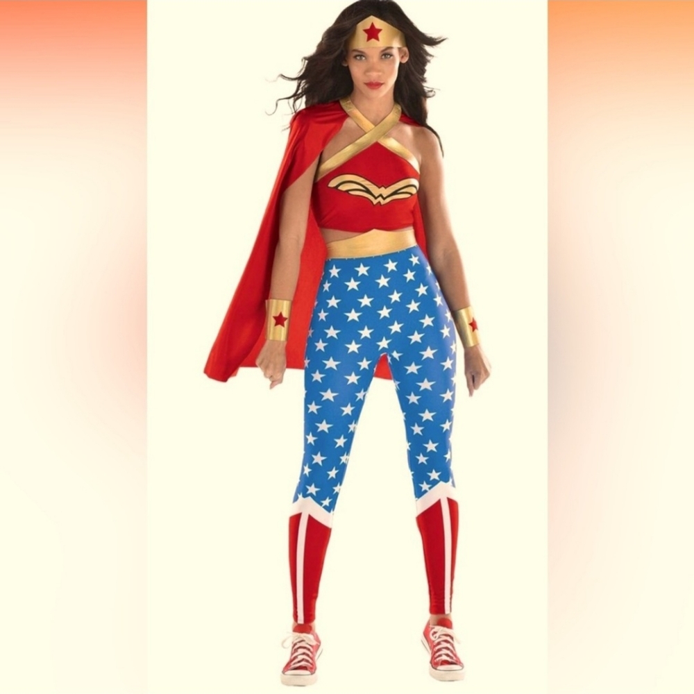 Adult Wonder Woman Halloween Costume size Medium NEW